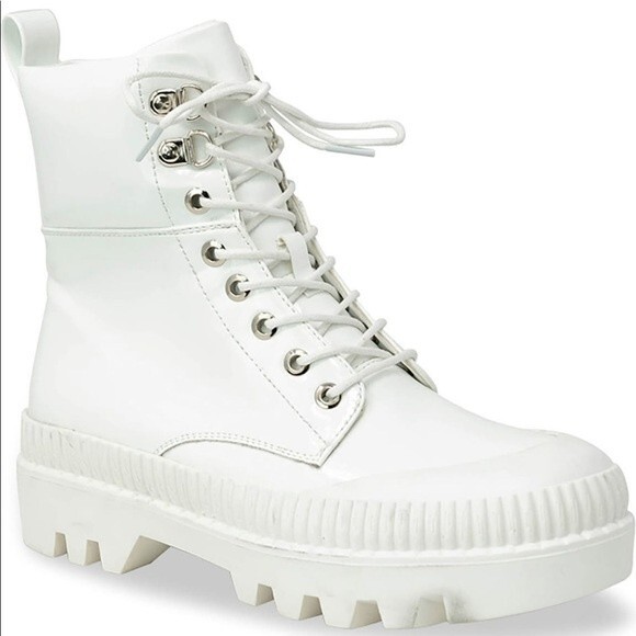 CHASE AND CHLOE Chelsey Shiny Patent Lug Sole Lace Up Side Zip Combat Boots 7 - Picture 1 of 4